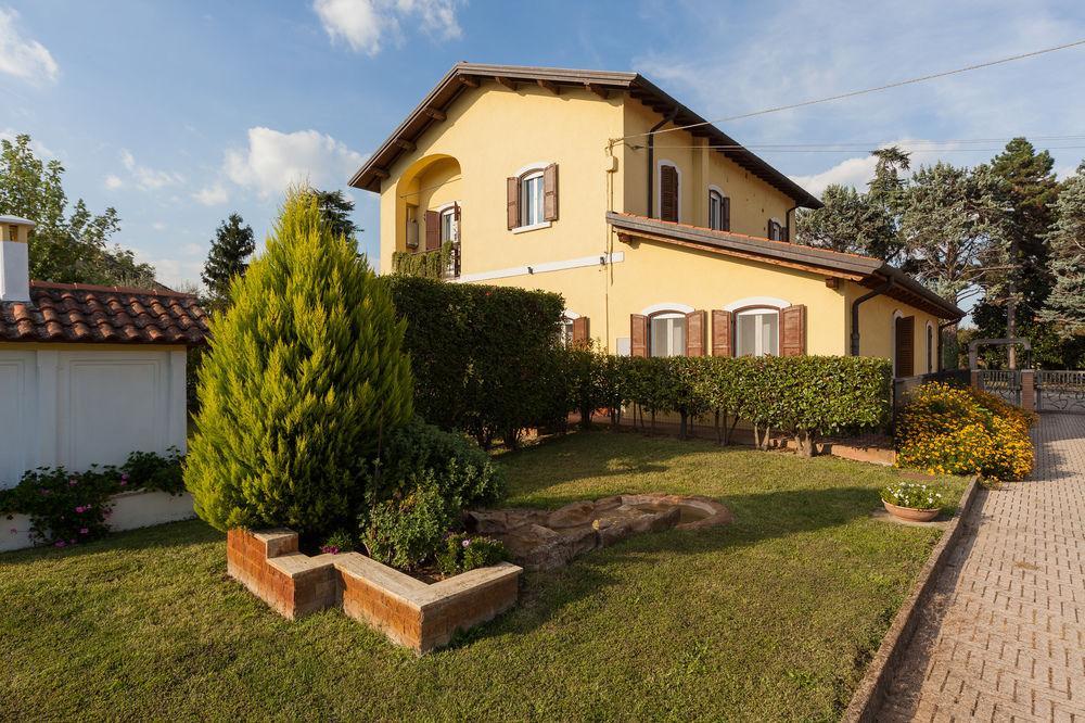 Nina Guest House Longare Exterior foto